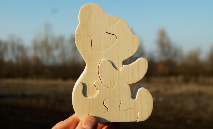 fából készült puzzle "The Bear"