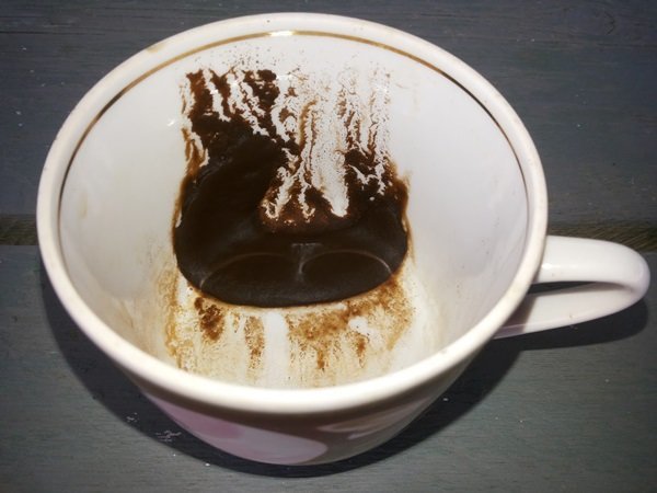 Kávézacc olyan módon, hogy vonzzák a férgeket