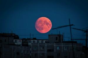 "Bloody" hold. Hogyan működik egy holdfogyatkozás az emberi egészségre?