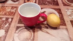 Miért iszom naponta vizet citrommal és mézzel. 7 ok