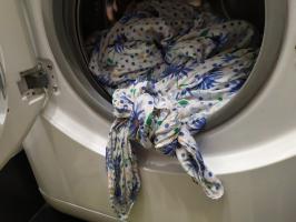 Paplanhuzat „eszik” a ruhaneműt a mosási idő: a legjobb megoldás, hogy megoldja a problémát